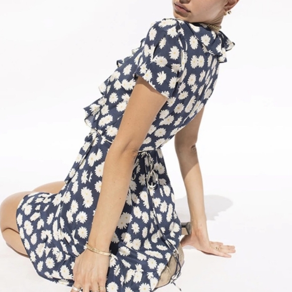 réalisation par blue w/daisy's silk wrap dress - Picture 1 of 9